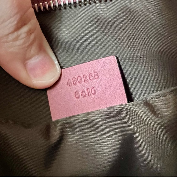 GUCCI GG SUPREME BLOOMS TOILETRY BAG/CLUTCH - Picture 12 of 15